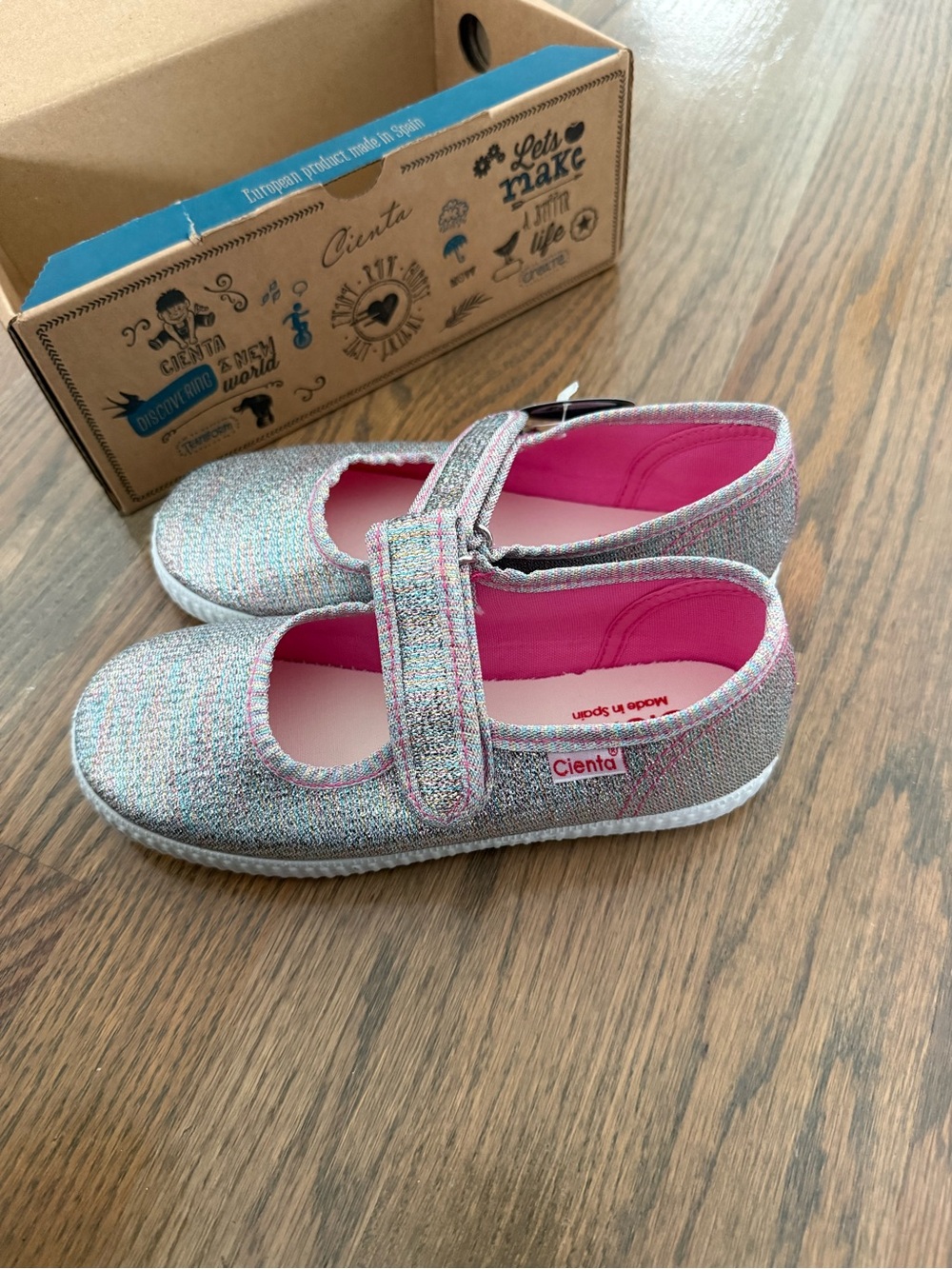 Brand new in box* Girl’s Cienta Multicolor  Mary Jane Shoes with Pink Lining